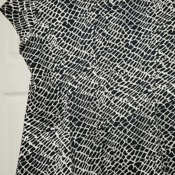 Short sleeve blazer - Picture 9 of 12